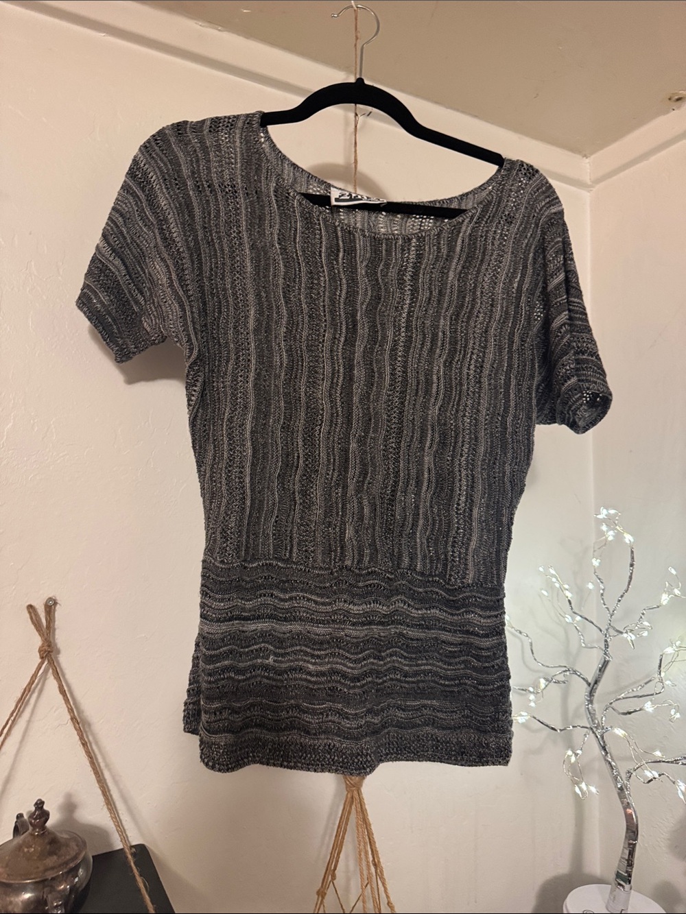 Women’s Gray Short-Sleeve Ribbed Knit Tee